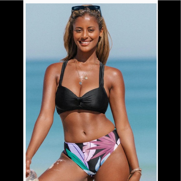 NWT Cupshe Tropical Leaf Twist Front Midkini - Picture 1 of 4